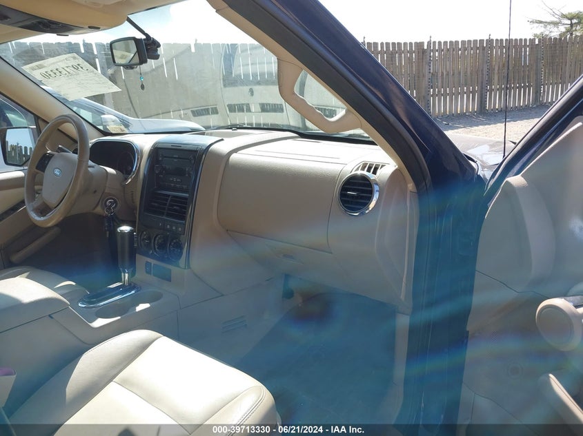 2007 Ford Explorer Xlt VIN: 1FMEU73897UA58210 Lot: 39713330