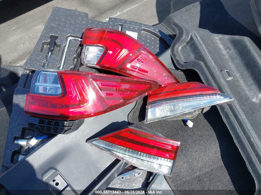 2018 Lexus Es 300H VIN: JTHBW1GG5J2192567 Lot: 39713443