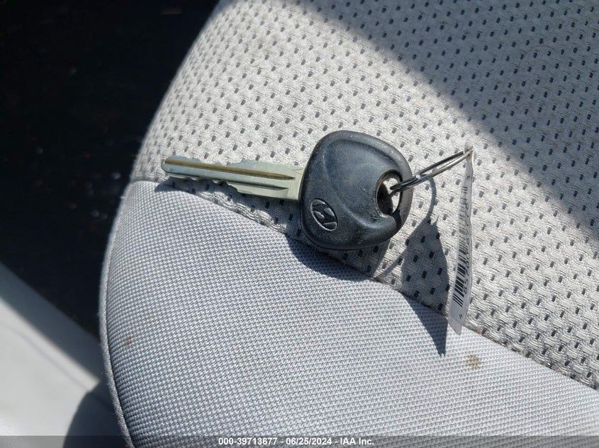 2010 Hyundai Accent Gls VIN: KMHCN4AC1AU477850 Lot: 39713677