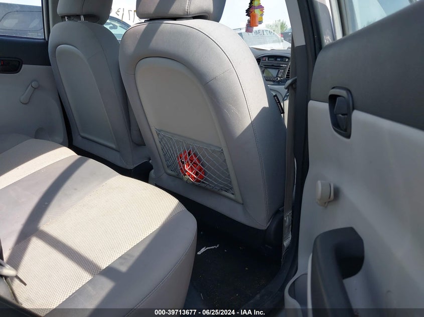 2010 Hyundai Accent Gls VIN: KMHCN4AC1AU477850 Lot: 39713677