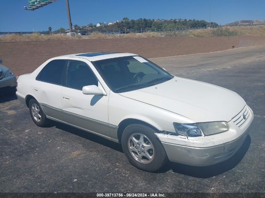 1999 Toyota Camry Le VIN: JT2BG22K2X0333575 Lot: 39713756