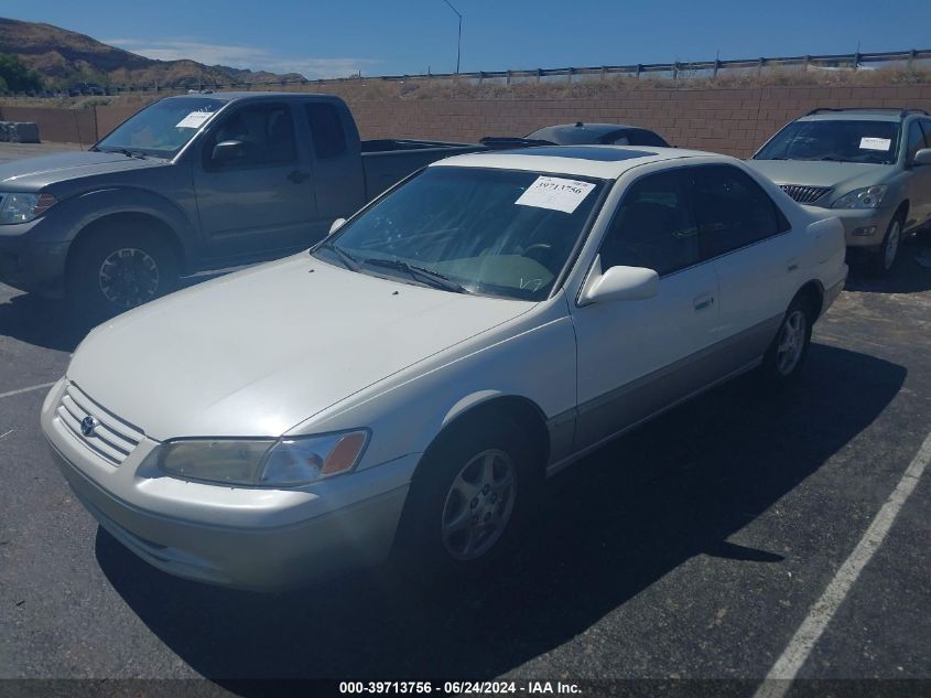 1999 Toyota Camry Le VIN: JT2BG22K2X0333575 Lot: 39713756