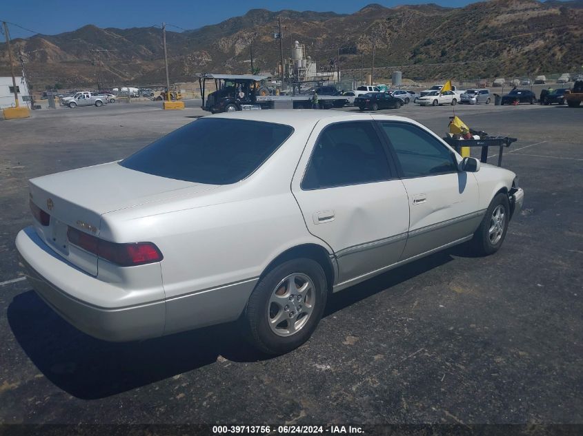 1999 Toyota Camry Le VIN: JT2BG22K2X0333575 Lot: 39713756