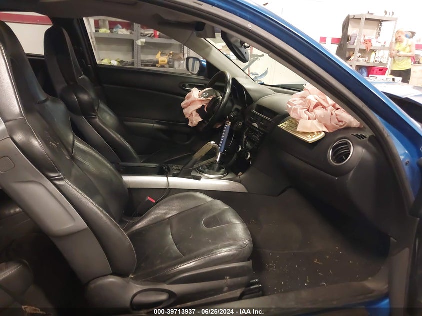 2004 Mazda Rx-8 6 Speed Manual VIN: JM1FE173240125928 Lot: 39713937