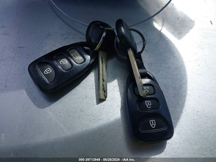 2014 Hyundai Veloster Base W/Gray VIN: KMHTC6AD7EU210633 Lot: 39713949