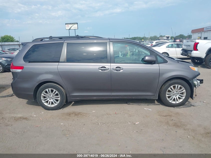 2014 TOYOTA SIENNA XLE/LIMITED - 5TDYK3DC8ES415218
