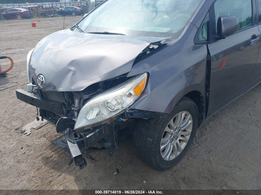 2014 TOYOTA SIENNA XLE/LIMITED - 5TDYK3DC8ES415218