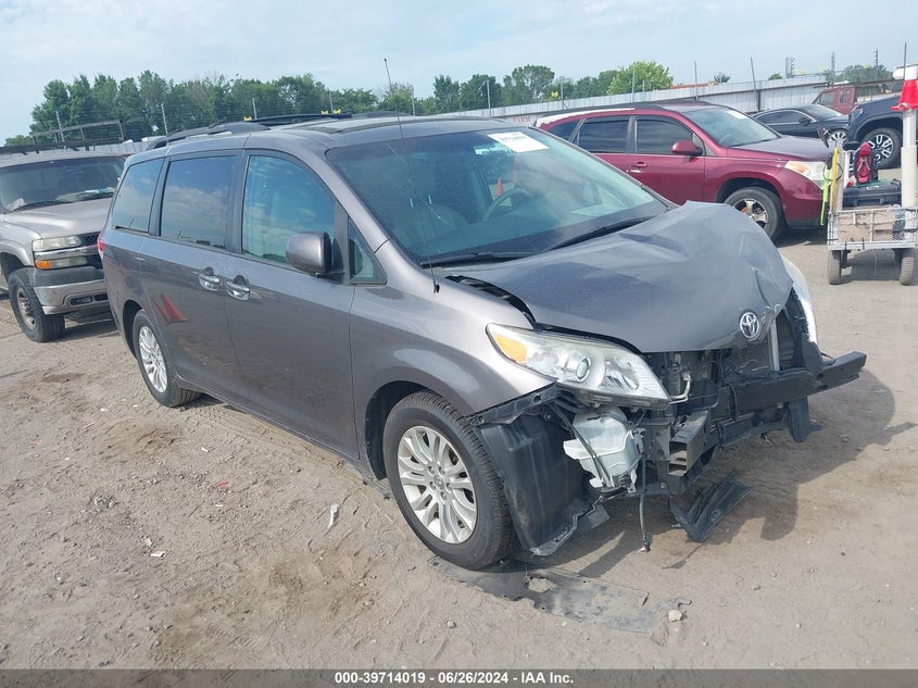 2014 TOYOTA SIENNA XLE/LIMITED - 5TDYK3DC8ES415218