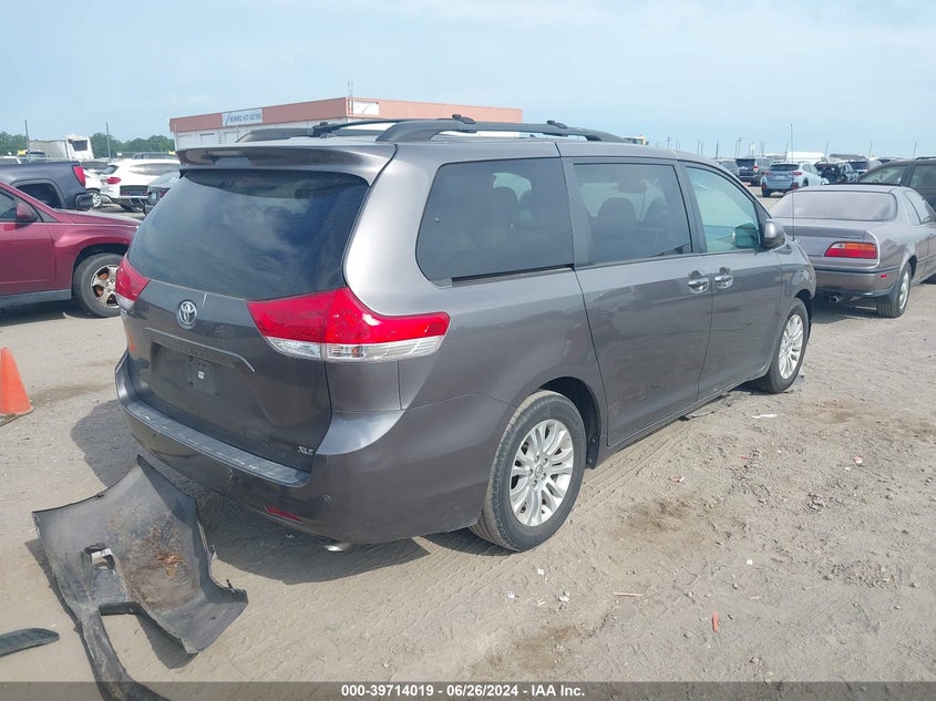 2014 TOYOTA SIENNA XLE/LIMITED - 5TDYK3DC8ES415218