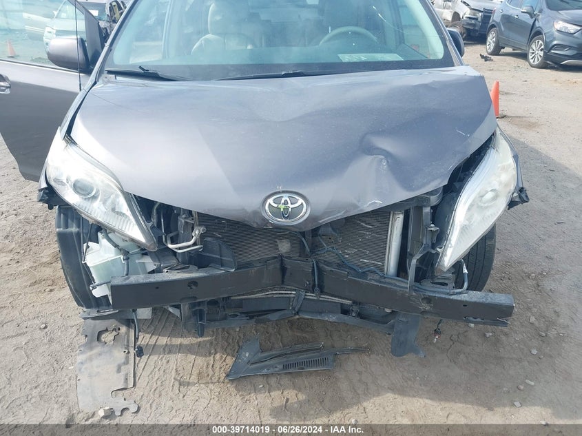 2014 TOYOTA SIENNA XLE/LIMITED - 5TDYK3DC8ES415218