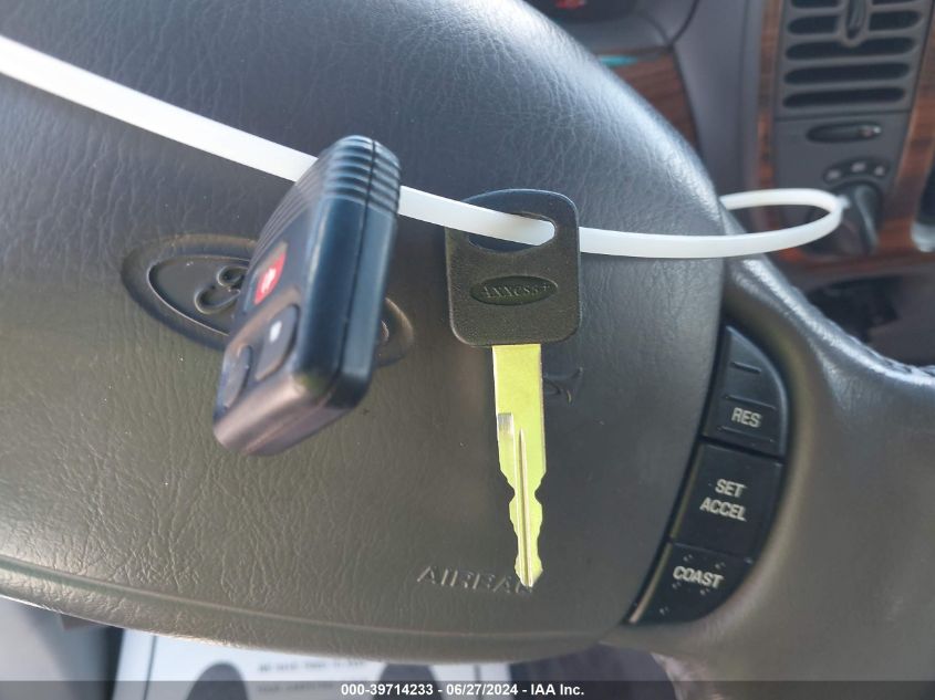 2000 Ford F-150 Lariat/Work Series/Xl/Xlt VIN: 1FTRX18L3YNB41909 Lot: 39714233