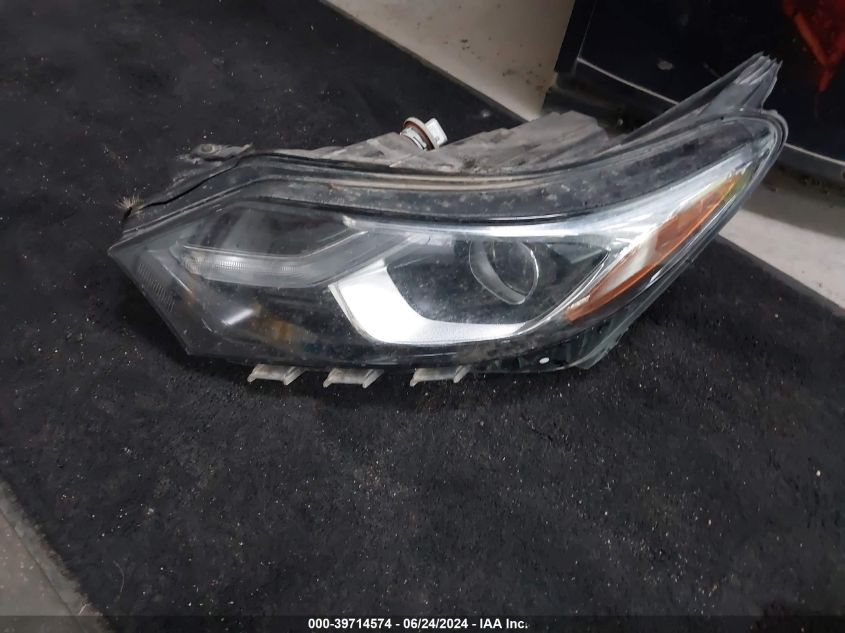 2019 Chevrolet Equinox Premier VIN: 2GNAXYEX7K6277668 Lot: 39714574