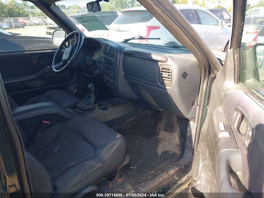 2004 Chevrolet Blazer Ls VIN: 1GNCT18XX4K145141 Lot: 39714608