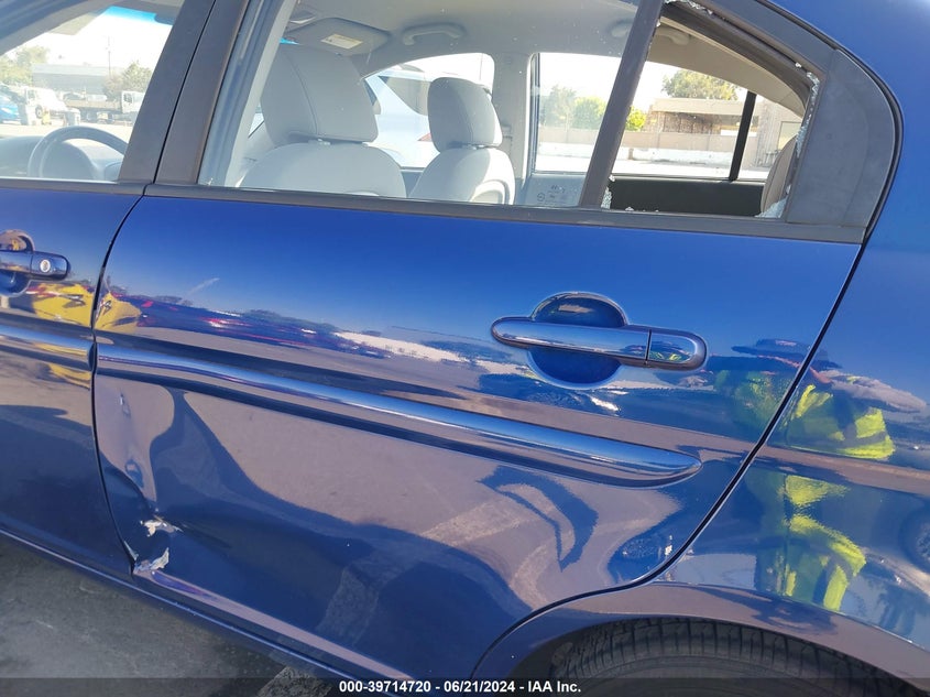 2010 Hyundai Accent Gls VIN: KMHCN4AC3AU453226 Lot: 39714720