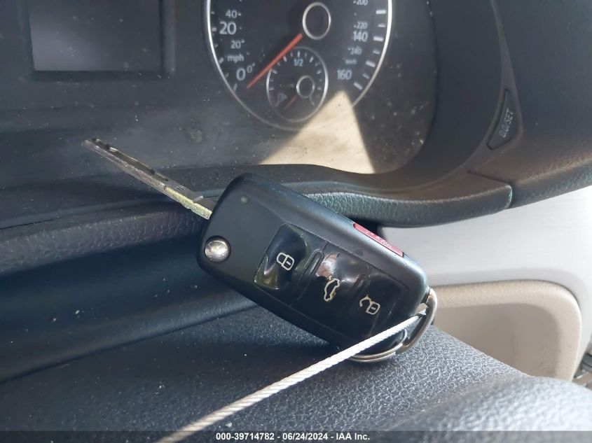 2013 Volkswagen Passat 2.0L Tdi Se VIN: 1VWBN7A39DC078855 Lot: 39714782