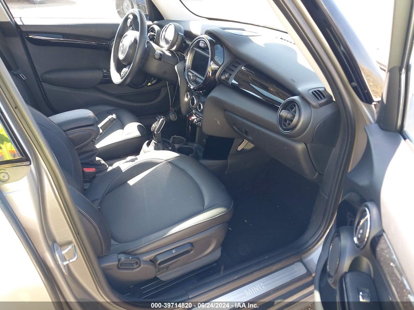 2021 Mini Hardtop Cooper VIN: WMWXU7C02M2N60844 Lot: 39714820