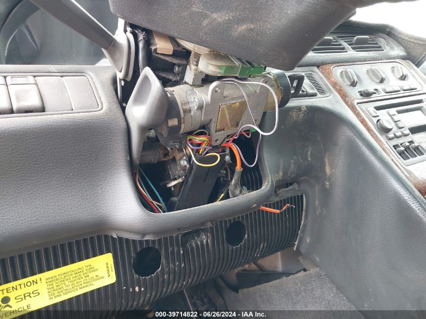 1998 Volvo S70 T5 VIN: YV1LS5372W2474438 Lot: 39714822