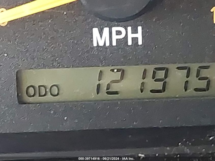 2003 Toyota Tundra Ltd V8 VIN: 5TBBT48173S382512 Lot: 39714916