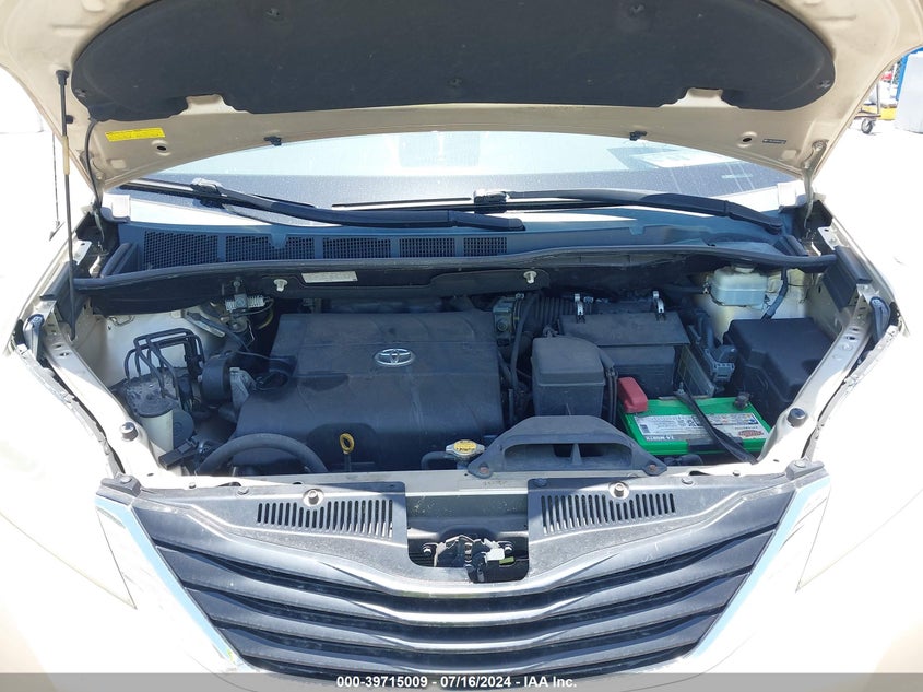 2011 Toyota Sienna Le V6 VIN: 5TDKK3DC6BS035652 Lot: 39715009