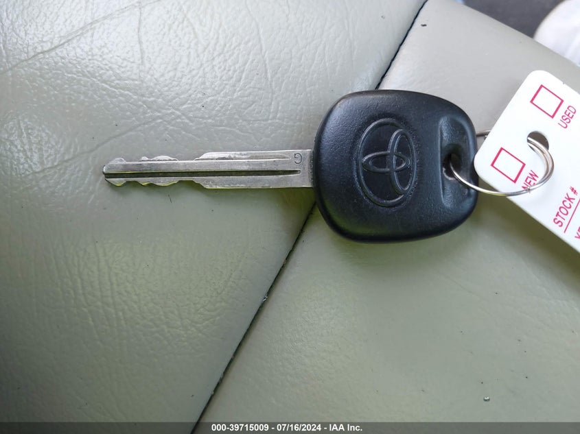 2011 Toyota Sienna Le V6 VIN: 5TDKK3DC6BS035652 Lot: 39715009