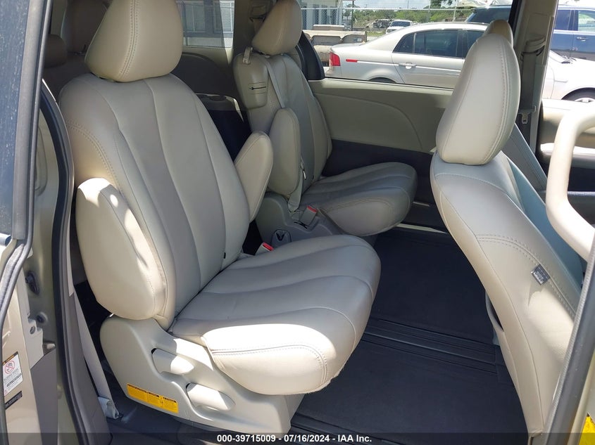 2011 Toyota Sienna Le V6 VIN: 5TDKK3DC6BS035652 Lot: 39715009