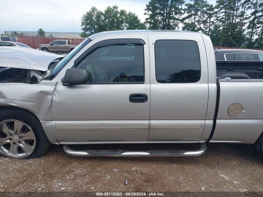 2004 Chevrolet Silverado 1500 Ls VIN: 2GCEC19V741131888 Lot: 39715203