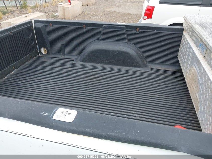 2001 Chevrolet Silverado 1500 VIN: 1GCEC14V11E140961 Lot: 39715329