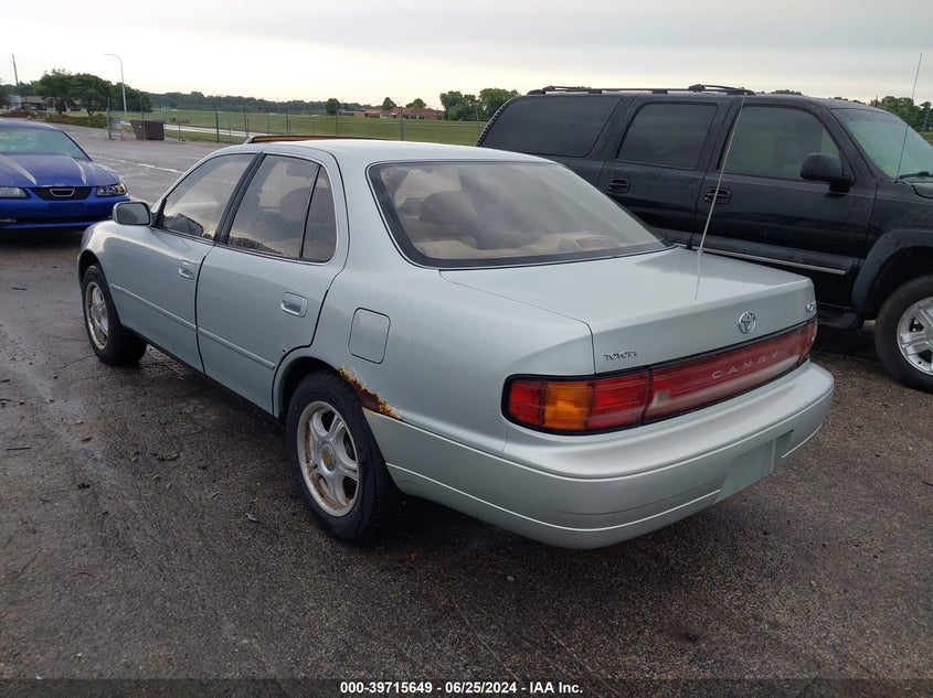 1994 Toyota Camry Xle VIN: 4T1GK13EXRU011014 Lot: 39715649