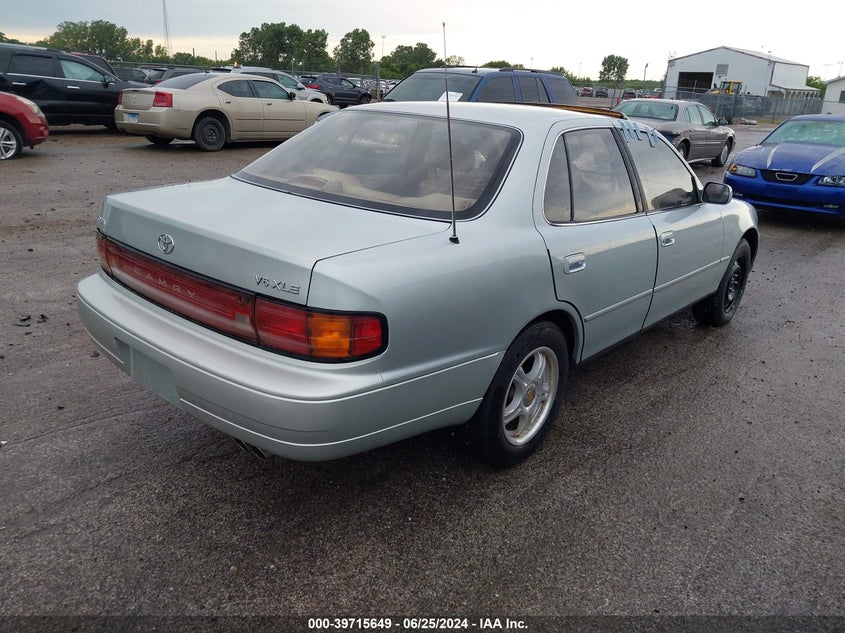 1994 Toyota Camry Xle VIN: 4T1GK13EXRU011014 Lot: 39715649