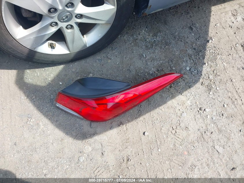 2012 Hyundai Elantra Gls (Ulsan Plant) VIN: KMHDH4AE1CU311831 Lot: 39715777