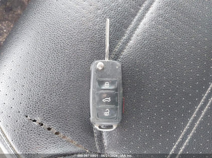 2012 Volkswagen Passat 2.0L Tdi Se VIN: 1VWBN7A39CC102697 Lot: 39715801