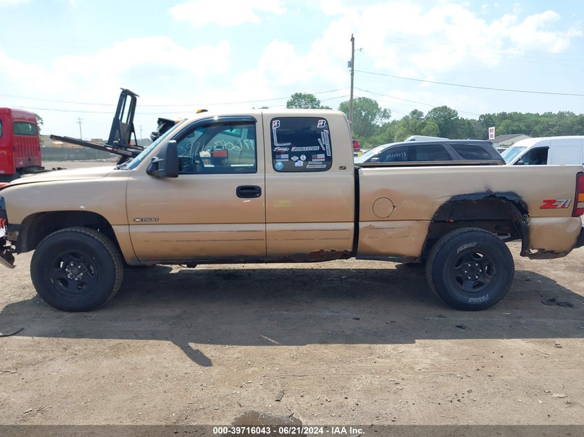2000 Chevrolet Silverado 1500 Lt VIN: 1GCEK19T2YE223240 Lot: 39716043