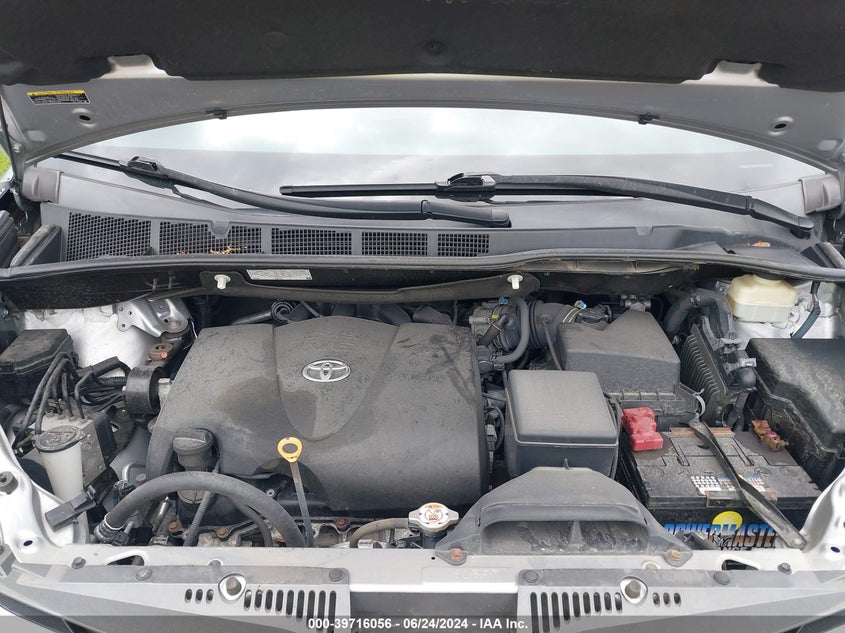 2018 Toyota Sienna Xle 8 Passenger VIN: 5TDYZ3DCXJS949004 Lot: 39716056