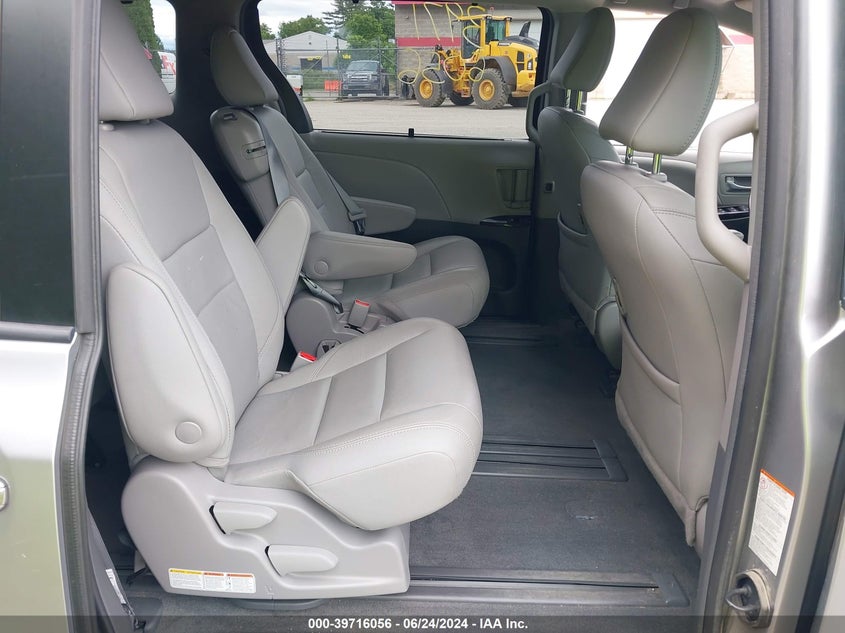 2018 Toyota Sienna Xle 8 Passenger VIN: 5TDYZ3DCXJS949004 Lot: 39716056