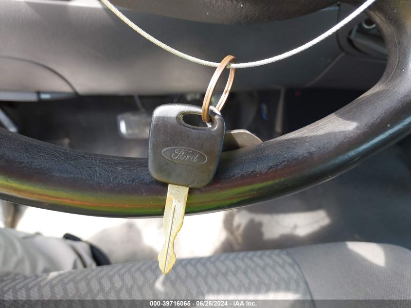 2001 Ford F-150 Xl/Xlt VIN: 1FTZX17261NB16307 Lot: 39716065