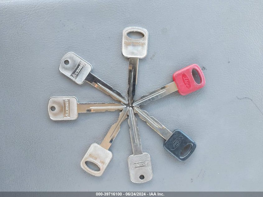 2001 Ford F-350 Lariat/Xl/Xlt VIN: 3FTSW31F81MA52809 Lot: 39716100