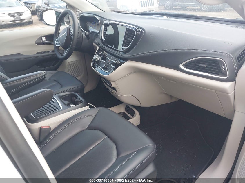 2024 CHRYSLER PACIFICA HYBRID SELECT - 2C4RC1S71RR117880