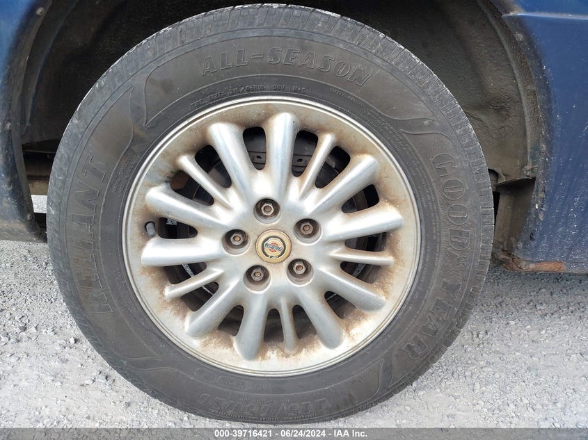 2001 Chrysler Town & Country Limited VIN: 2C8GT64L91R122519 Lot: 39716421