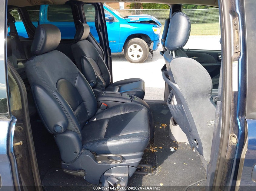 2001 Chrysler Town & Country Limited VIN: 2C8GT64L91R122519 Lot: 39716421