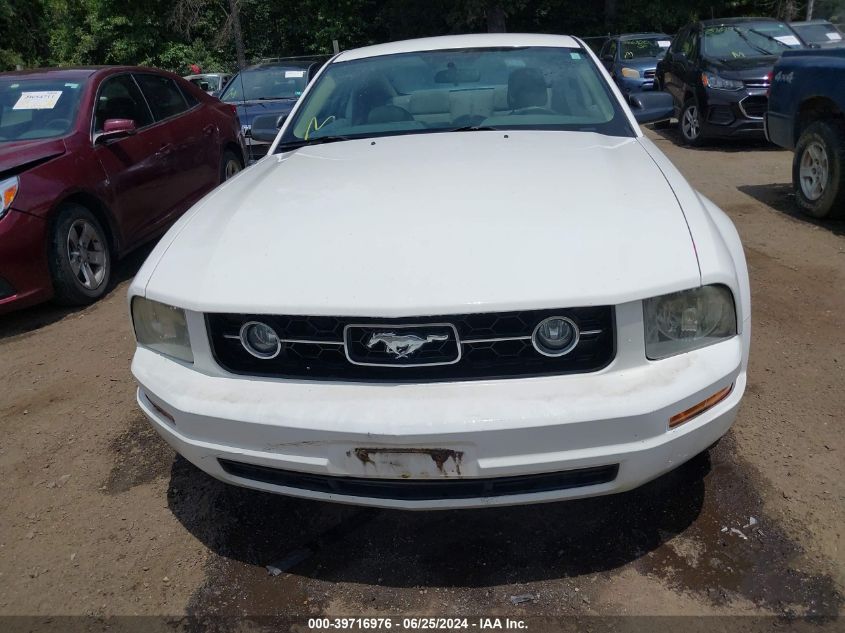 2008 Ford Mustang V6 Deluxe/V6 Premium VIN: 1ZVHT80N685124788 Lot: 39716976