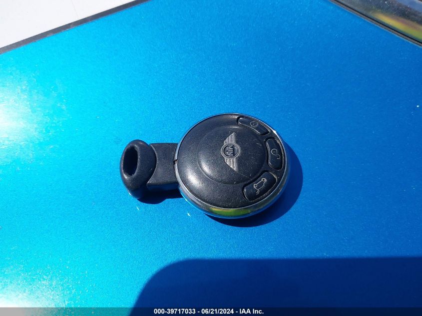 2009 Mini Cooper Hardtop VIN: WMWMF33569TW70184 Lot: 39717033