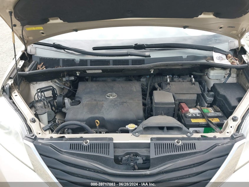 2011 Toyota Sienna Le V6 VIN: 5TDKK3DC0BS100978 Lot: 39717083