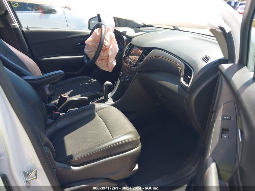 VIN KL7CJLSB3JB639003 2018 CHEVROLET TRAX LT