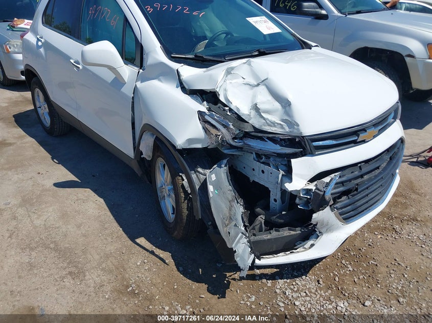 VIN KL7CJLSB3JB639003 2018 CHEVROLET TRAX LT