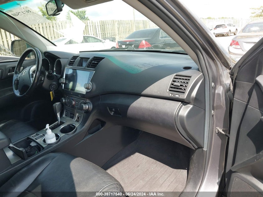 2012 Toyota Highlander Se V6 VIN: 5TDBK3EH1CS137775 Lot: 39717540