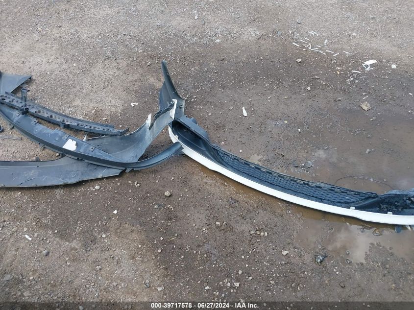 2C4RDGAG1CR374725 2012 Ram Cargo C/V