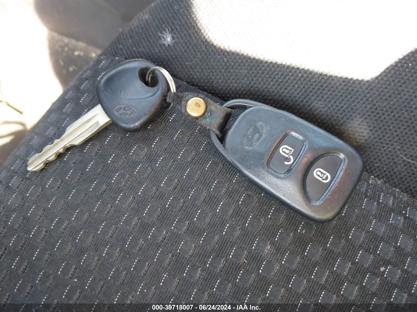 2009 Hyundai Accent Gs VIN: KMHCM36C79U134476 Lot: 39718007