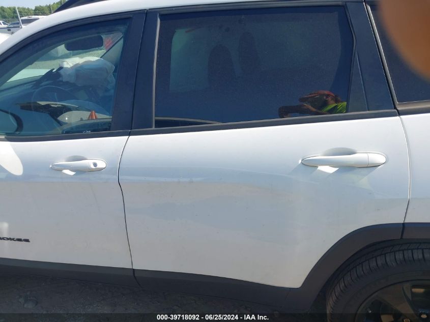 2018 Jeep Cherokee Latitude VIN: 1C4PJLCBXJD518119 Lot: 39718092