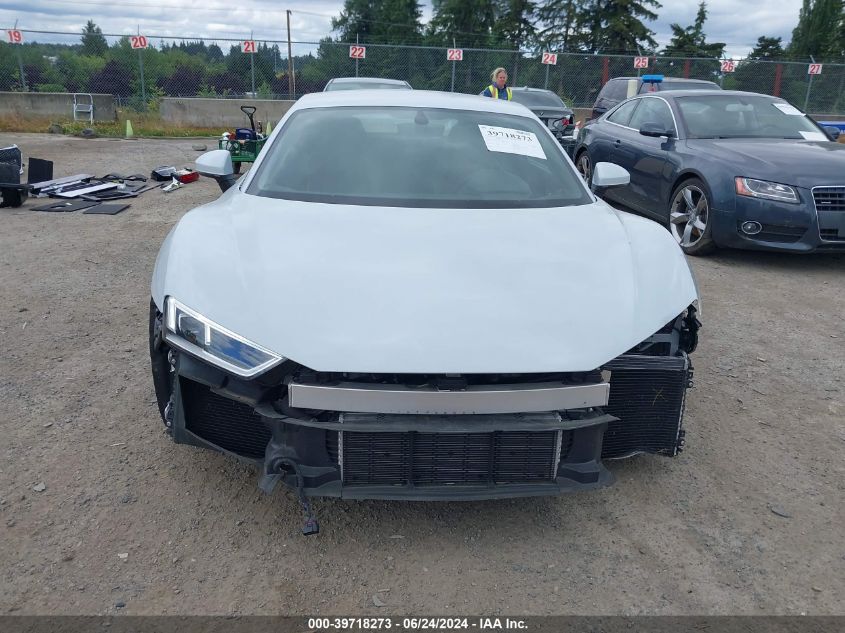 2017 Audi R8 5.2 V10 VIN: WUAEAAFX1H7904104 Lot: 39718273