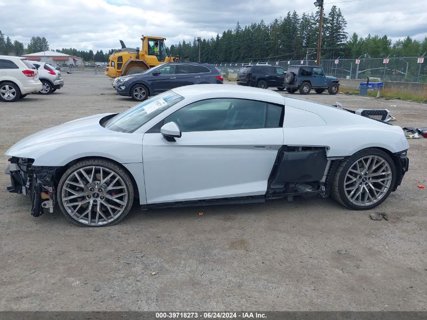 2017 Audi R8 5.2 V10 VIN: WUAEAAFX1H7904104 Lot: 39718273